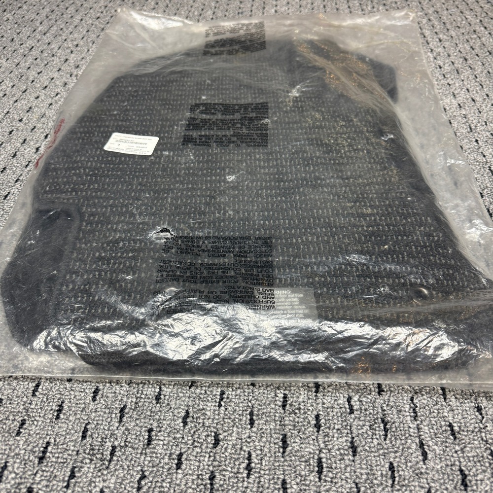 Subaru Forester Floor Mat 4PC Set J501SSG301 Charcoal Gray OEM 2014-2018 - Picture 3 of 10